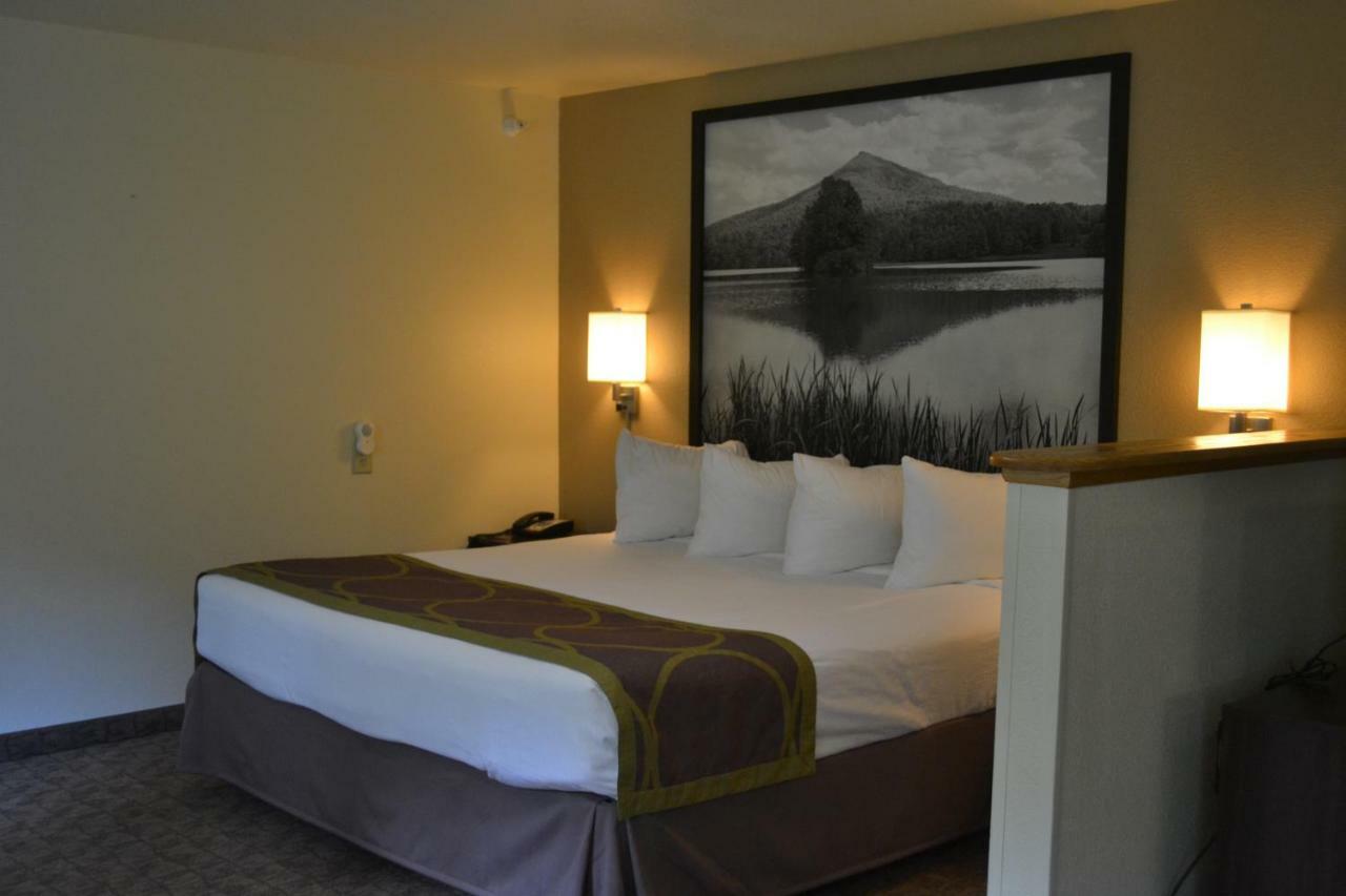 Super 8 By Wyndham Lebanon Hotel Eksteriør billede